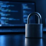 Dans un monde où la confidentialité en ligne devient un luxe,
choisir le bon VPN n’est plus une option mais une nécessité. Après avoir
testé plus de 30 services VPN cette année, voici notre sélection
rigoureuse des solutions les plus sûres de 2026. Cadenas et flux de donnees chiffres sur un ecran